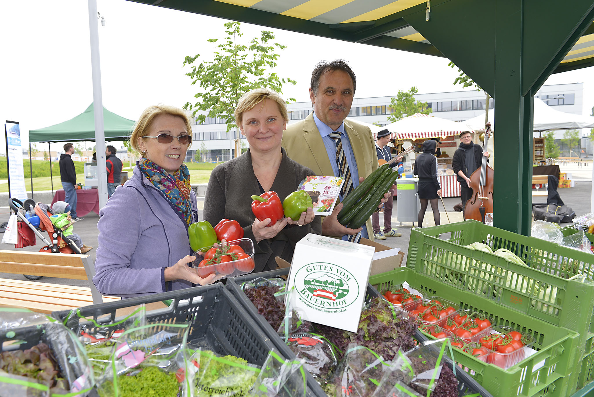 . Frauenberger Eroeffnet Markt in Seestadt Aspern .